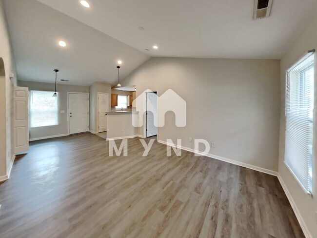 Building Photo - 431 E Todd Ln