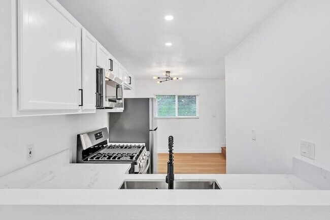 Foto del edificio - 6003 Streamview Dr