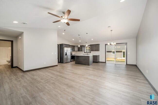 Foto del edificio - 4500 W 34th St N