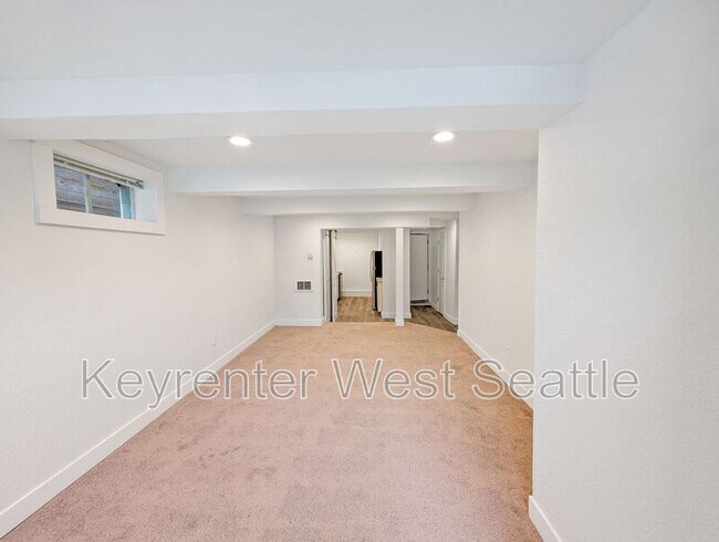 Building Photo - 4814 Delridge Wy SW
