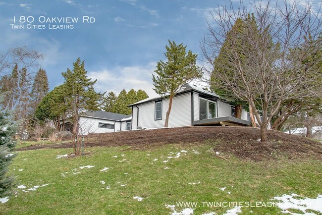 Building Photo - 180 Oakview Rd