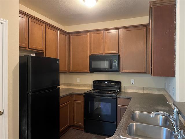 Building Photo - 338 Castleridge Dr