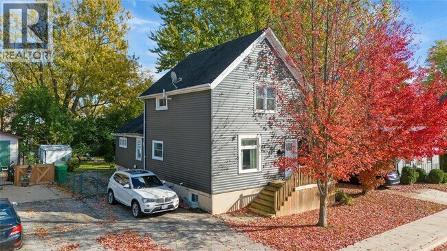 Photo du bâtiment - 374 Kerby St