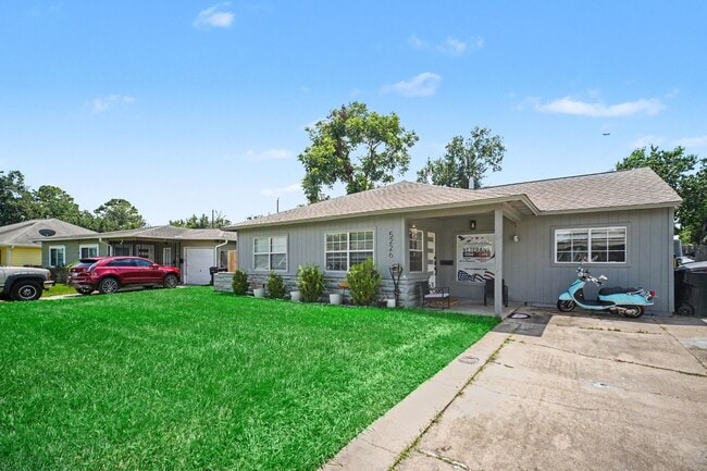 Building Photo - 5226 Pomander Rd