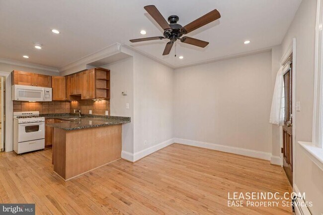 Foto del edificio - 1306 Riggs St NW