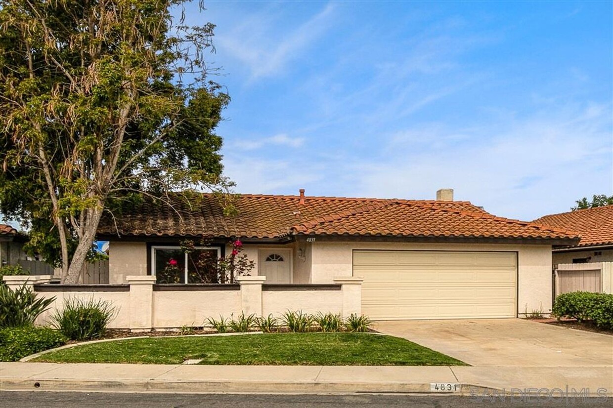 Foto principal - Perfect single-level home on a quiet Cul-d...