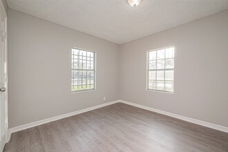 Building Photo - 8304 Darien St