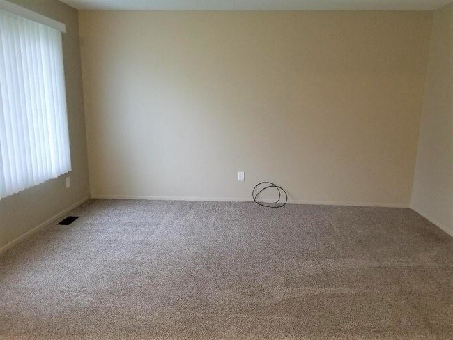 Building Photo - 3190 Eastern Ave