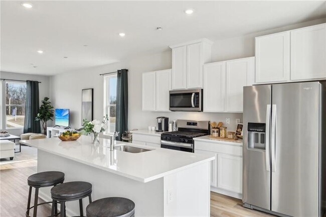 Building Photo - 146 Sweetwater Dr
