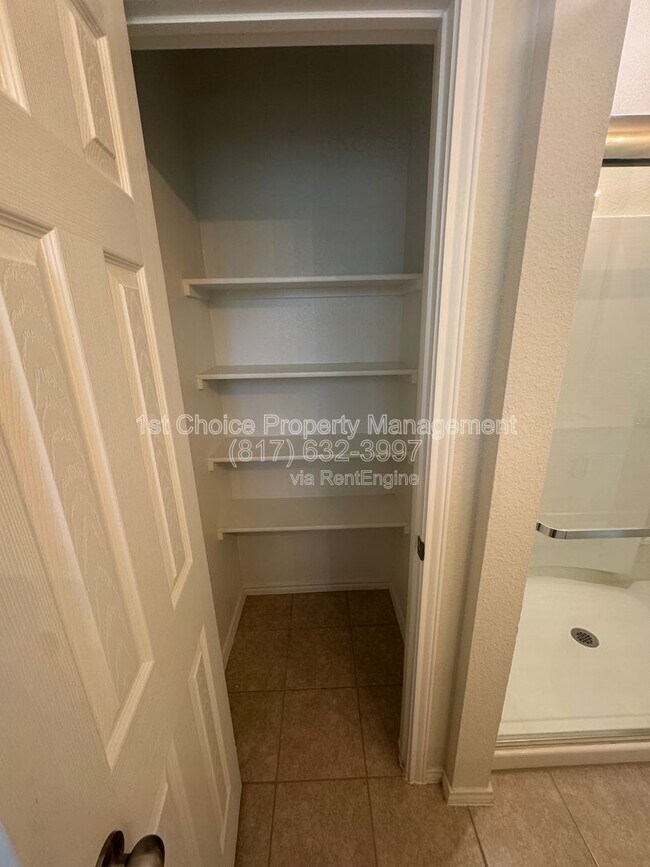 Foto del edificio - 8132 Cedar Lake Ln