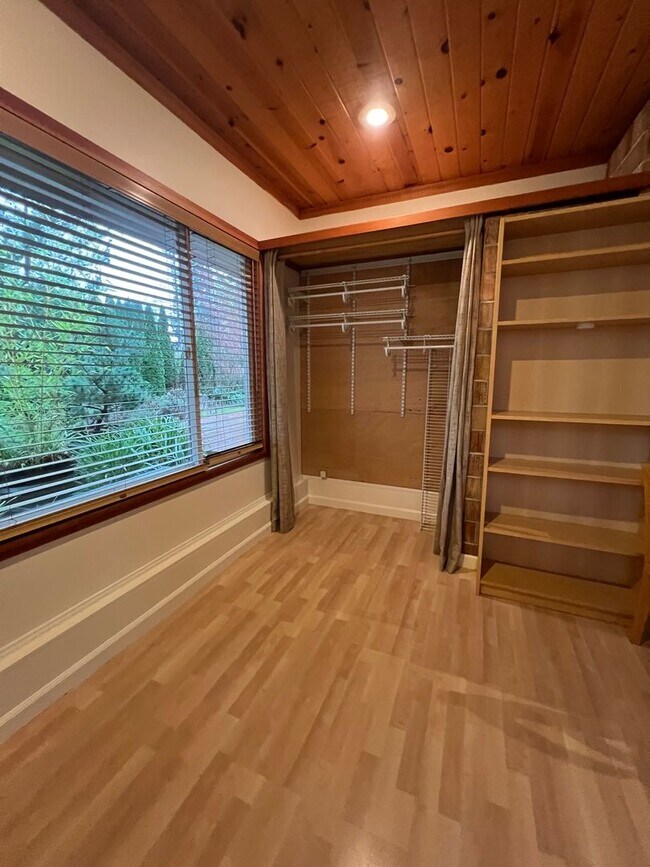 Foto del edificio - 15459 Bonney Ln Blvd