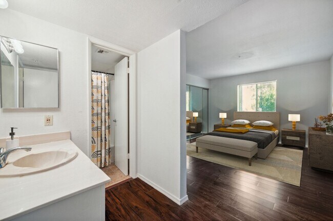 Building Photo - 2 Bed 2 Bath Condo in Old Town Scottsdale