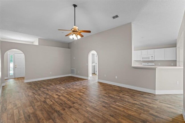 Building Photo - 16316 Meredrew Ln