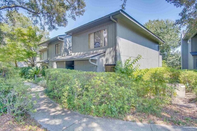 Building Photo - 18 Hillbrook Way