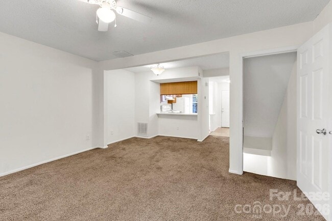 Building Photo - 630 Lex Dr