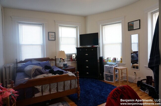 Foto del edificio - 64 Brighton Ave