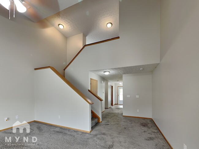 Building Photo - 362 Ashford Ave