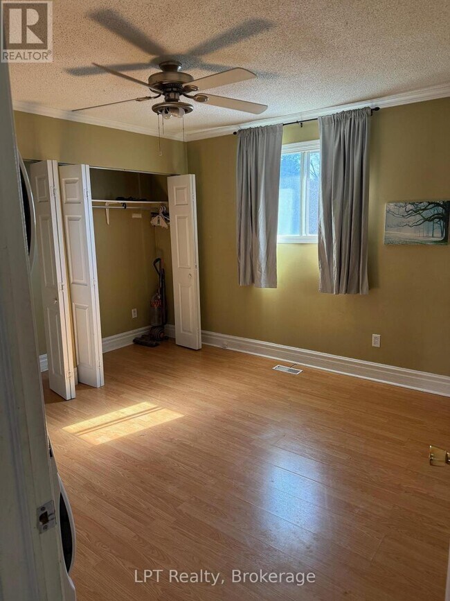 Photo du bâtiment - 653 Idylwood Ct