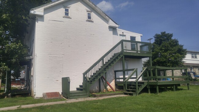 Building Photo - 6 Hockersville Rd