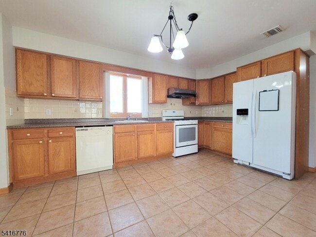 Building Photo - 430 Elm St