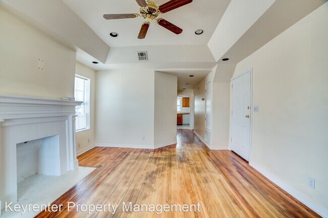Foto del edificio - 404 E 12th St