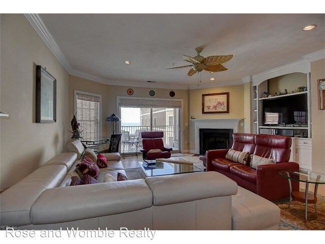 Foto del edificio - 2425 Ocean Shore Cres