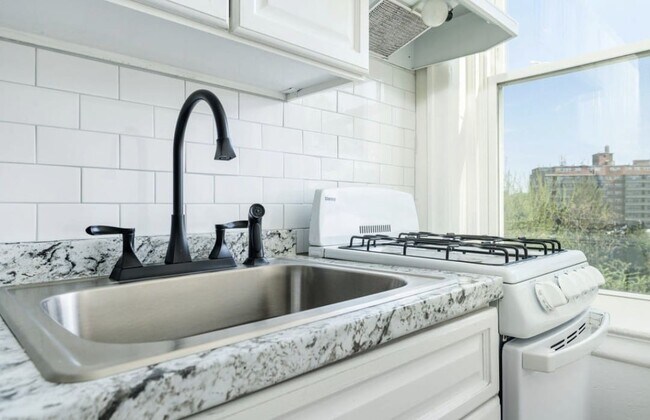 Foto del edificio - 2215 N 51st St