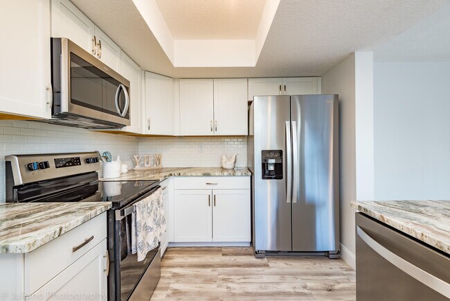 Building Photo - 5080 Point Alexis Dr