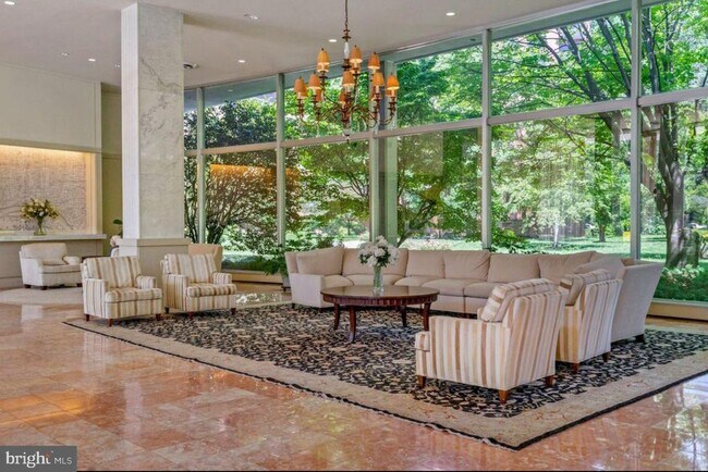 Foto del edificio - 4201 Cathedral Ave NW