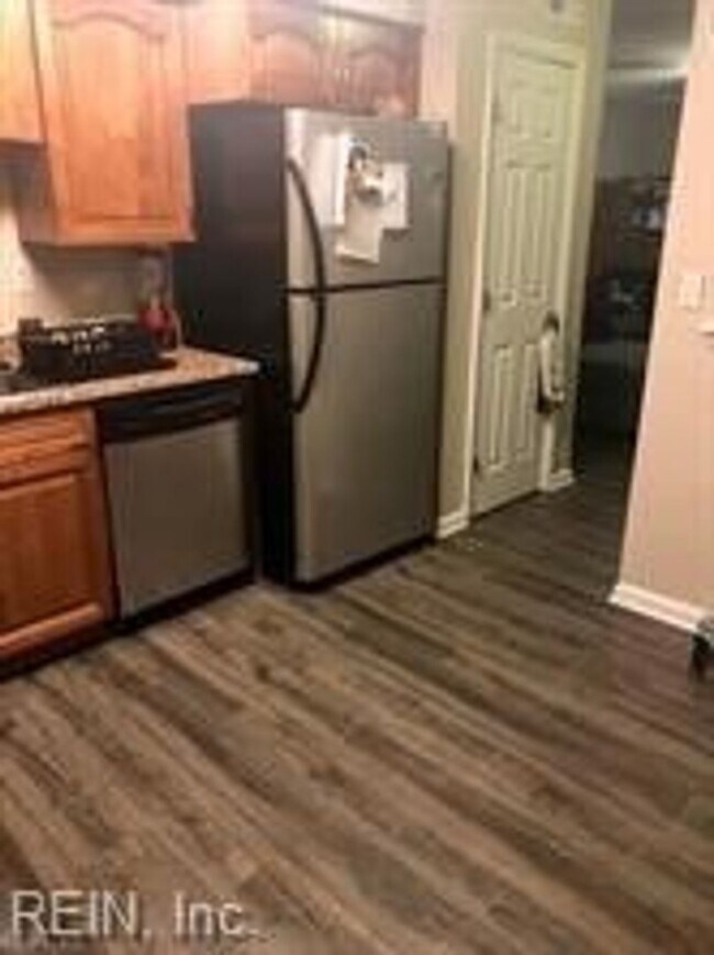 Building Photo - Timberlake