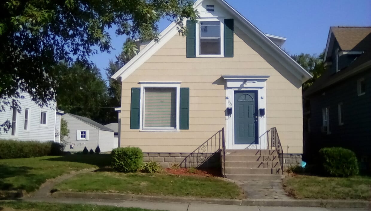 Building Photo - 533 Archer Ave