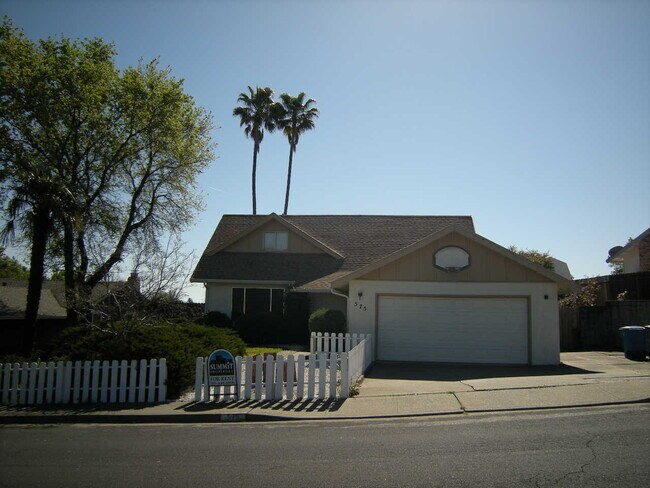 Foto del edificio - Comfortable 3/2 that allows pets!