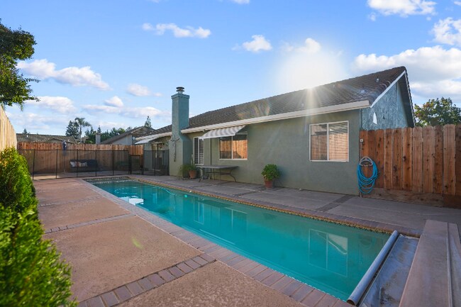 Building Photo - 209 Grapewood Ct