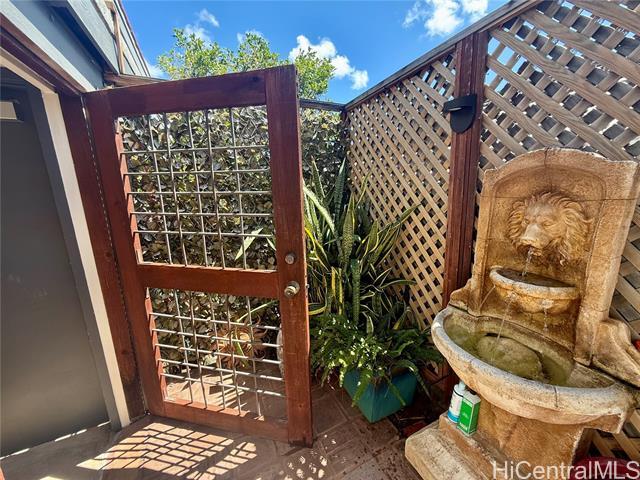 Building Photo - 3765 Manini Way