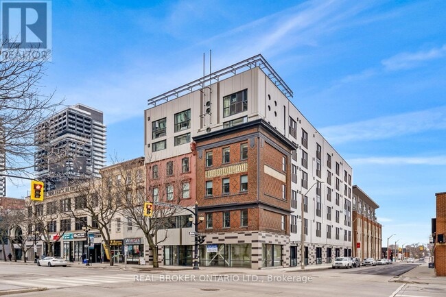 Building Photo - 206-121 KING ST St