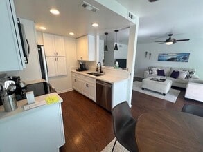 Building Photo - 850 Cypress Point Way