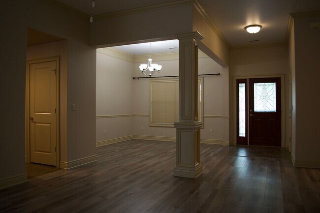Foto del edificio - Marvelous 3 Bedroom House In Mill Creek Ma...