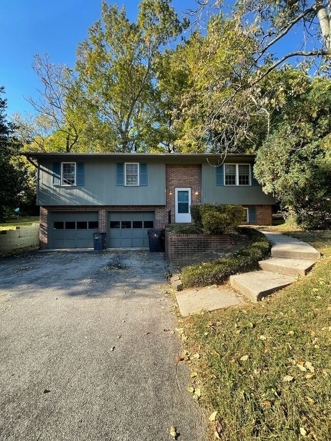 Building Photo - 7209 McPeake Ln