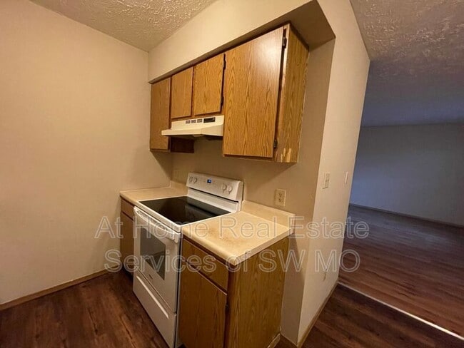 Foto del edificio - 1306 E McDaniel St