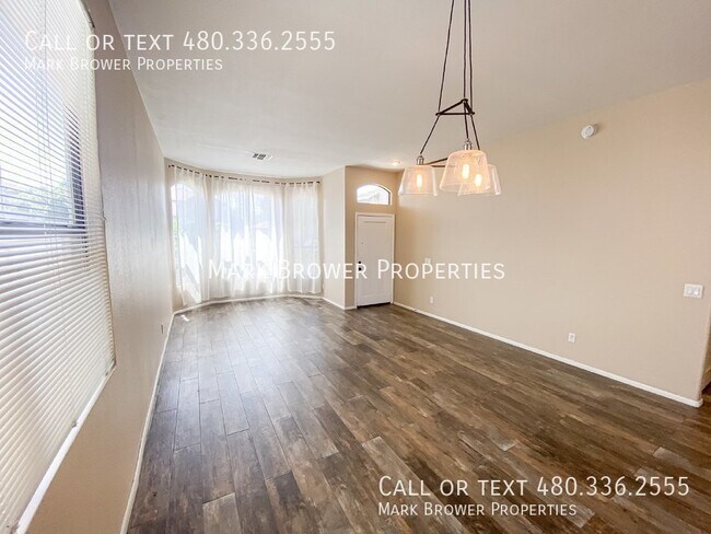 Building Photo - 3918 E Juanita Ave