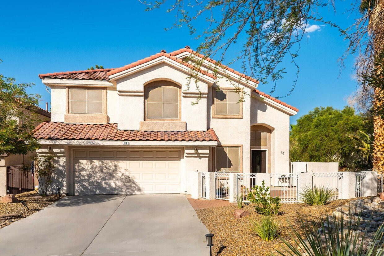 Foto principal - 4-Bed Green Valley Home with Private Pool ...
