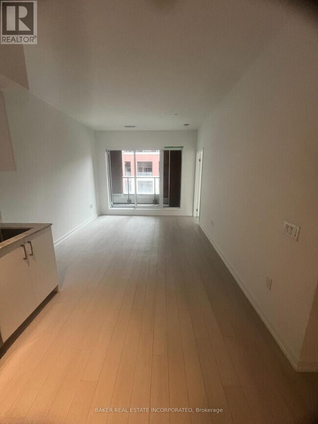 Photo du bâtiment - 4010 Eglinton Ave W