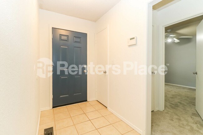 Foto del edificio - 9132 S Maplewood Ave