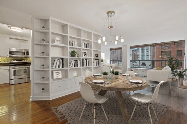 Building Photo - 110 E Delaware Pl