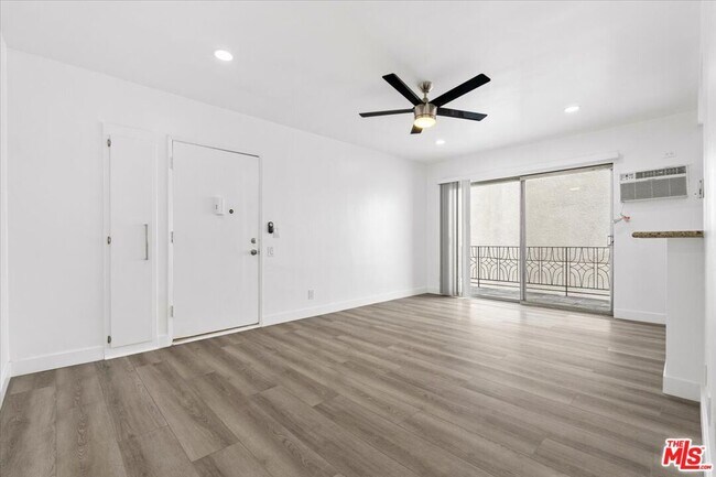 Foto del edificio - 612 Huntley Dr