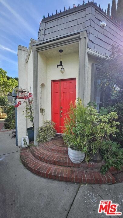 Foto del edificio - 8998 Lloyd Pl