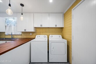 Building Photo - 4019 N 22nd Ave