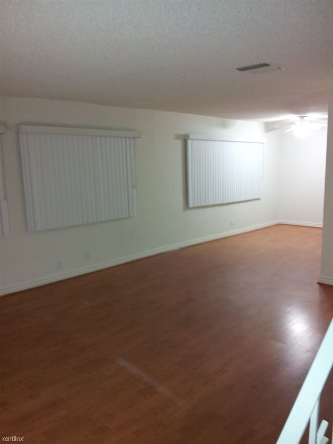 Foto del edificio - 13059 Oxnard St