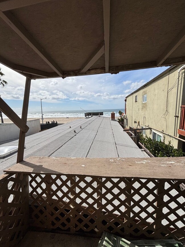 Building Photo - 4210 Oliver Ct