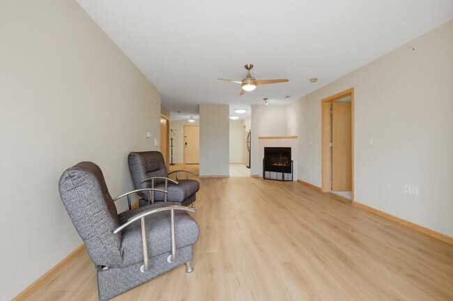 Foto del edificio - 8206 Starr Grass Dr